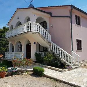 Apartment Ruzmarin, Šilo